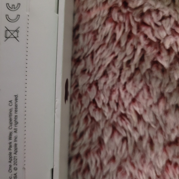 Red Apple iPhone 13 128 GB - Picture 3 of 4